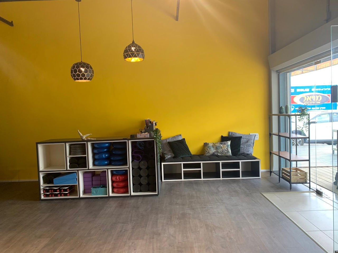 galleryIMG