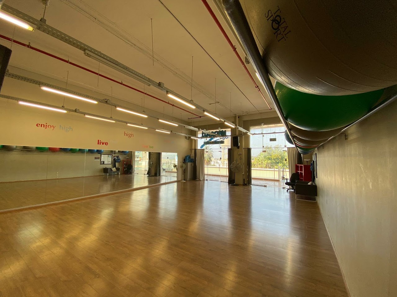 galleryIMG